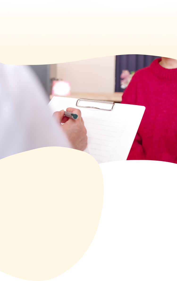 問診中の女性